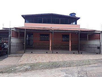 Casa 3 Quartos com Su�te, Garagem e Terra�o em JF